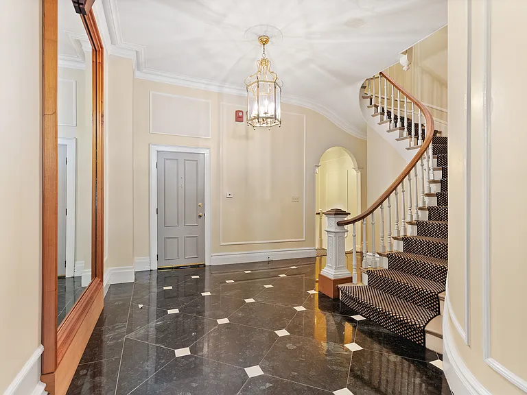 233 Beacon St #11 — Photo 10