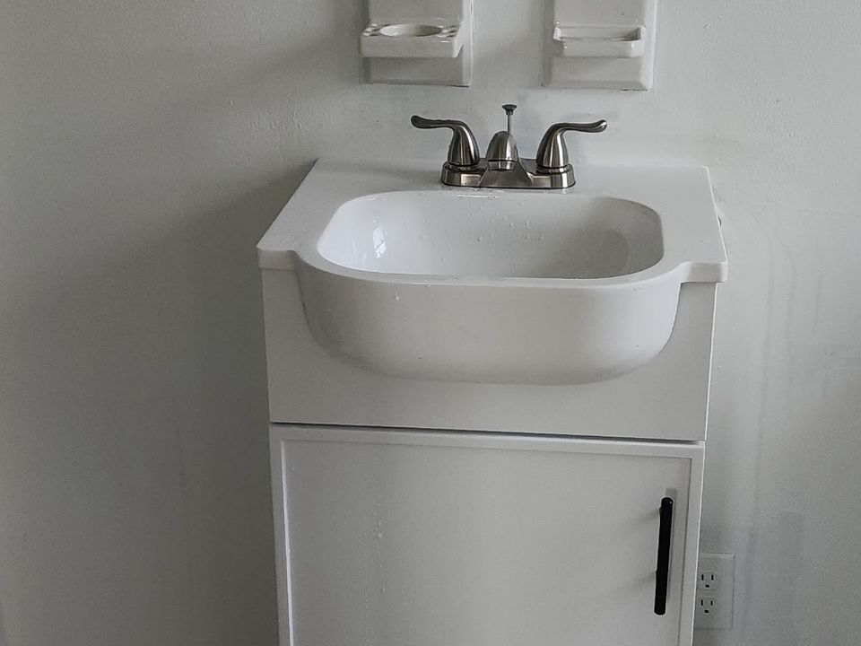 1st image of 216 Nieman Ave #2