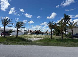 1722 Bikini CT, CAPE CORAL, FL 33904