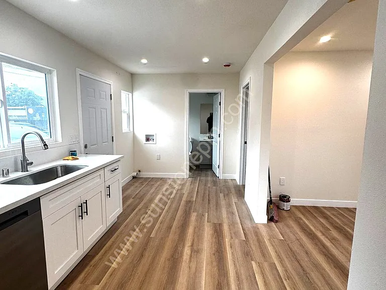 117 E Pearl St #117 — Photo 5