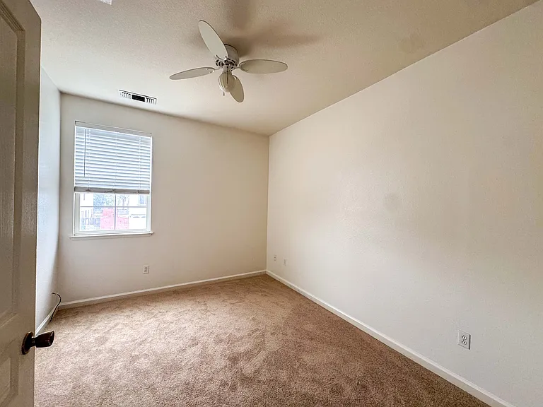 1806 Daniels St — Photo 11