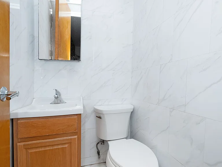 945 Saint Nicholas Ave #1D — Photo 19