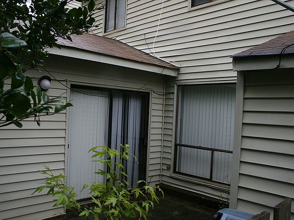 2nd image of 1190 Country Ct