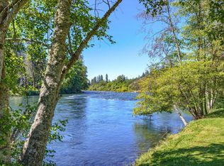 7302 Rogue River Dr, Shady Cove, OR 97539