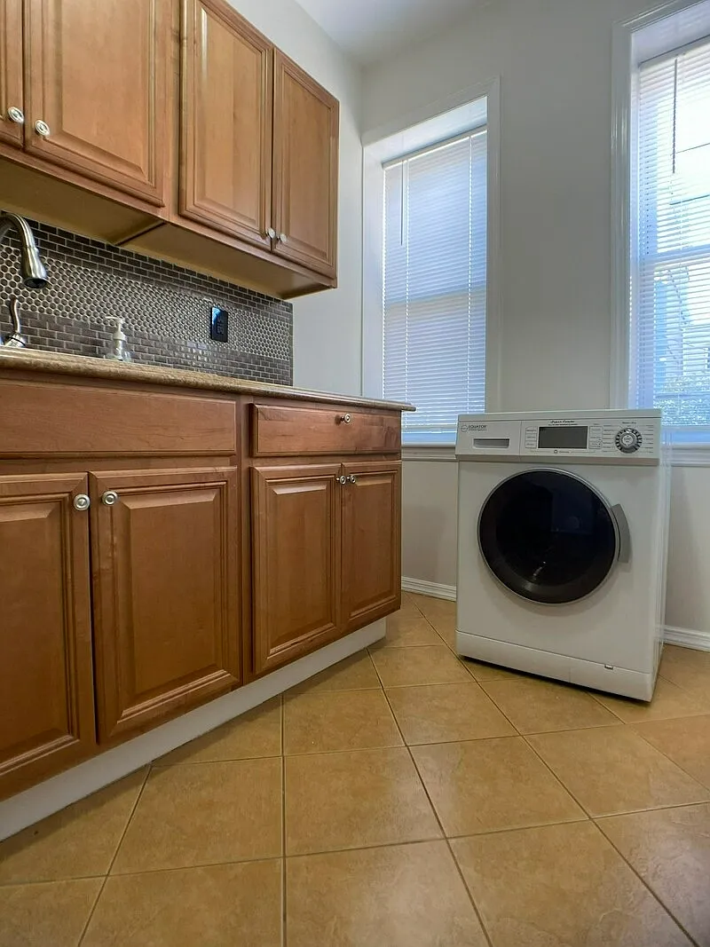 131 Engert Ave #1 photo 1