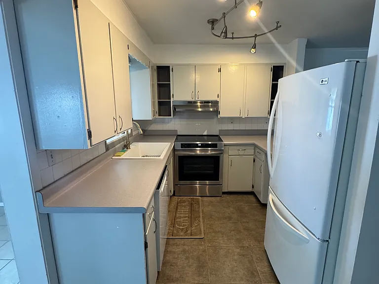 340 Caruso Pl — Photo 11
