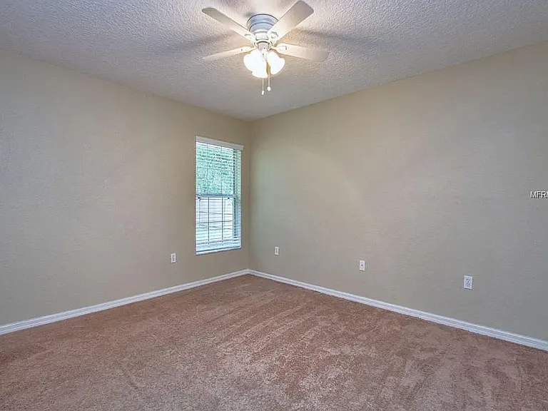 25024 Quaker Ridge Ave — Photo 22