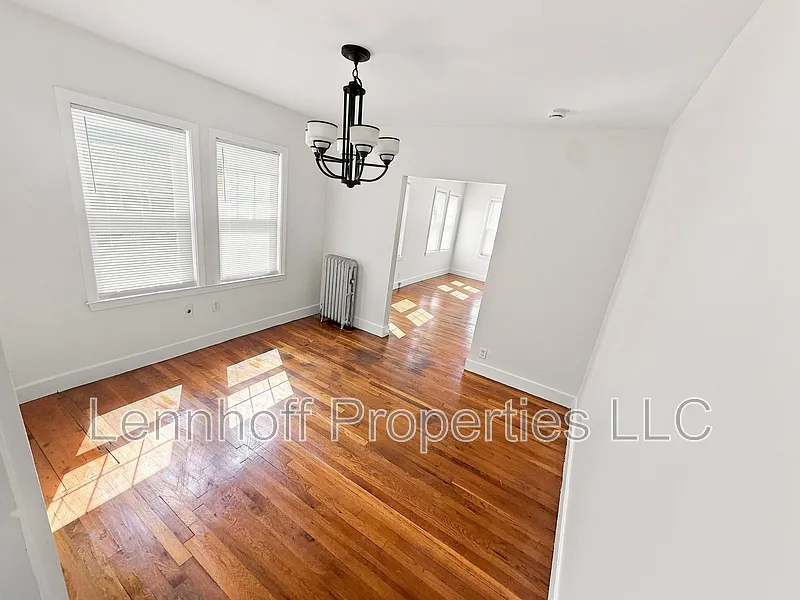 2 bed, 1.0 bath, $3,000 — Photo 3