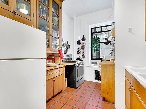 5th image of 801 W End Ave APT 1C