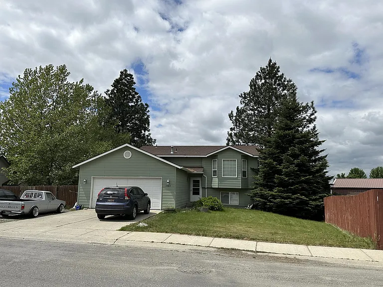 2565 N Stagecoach Dr — Photo 1