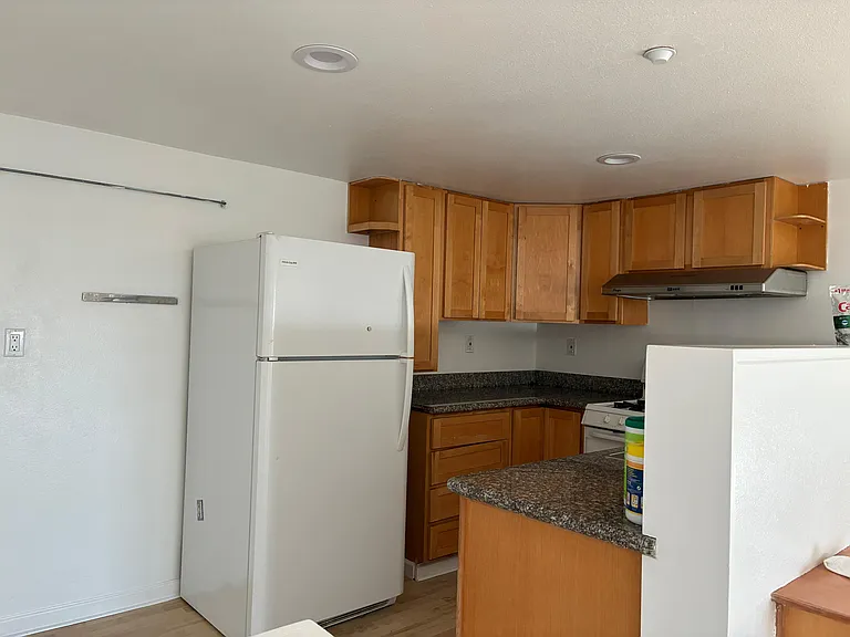 7953 Crest Ave — Photo 10
