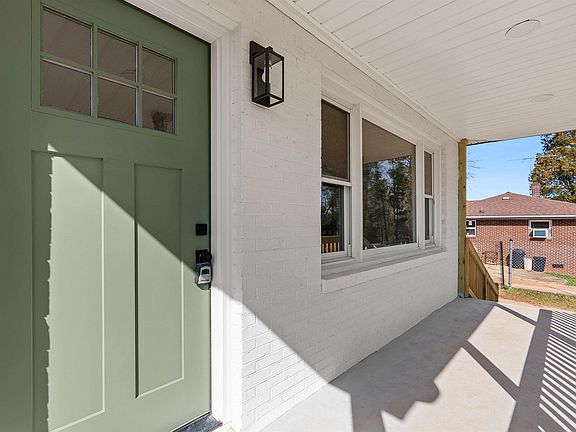 3rd image of 648 Overhill Dr