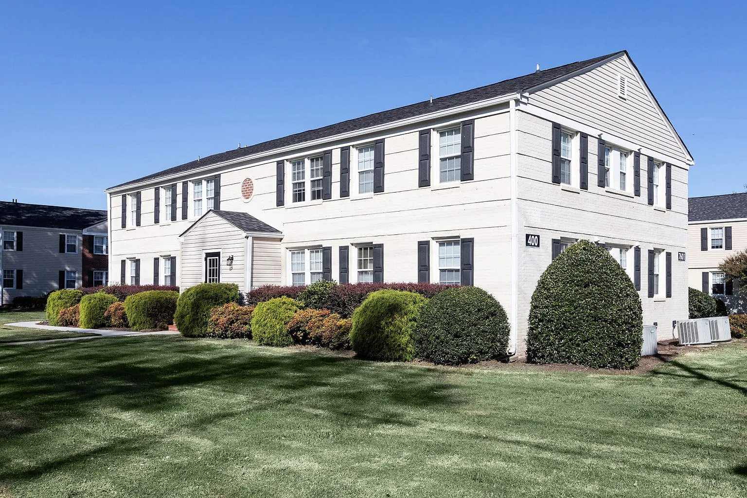 Sewells Park Apartments — Photo 1
