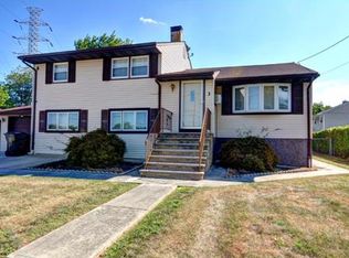 3 Grissom Pl, Fords, NJ 08863