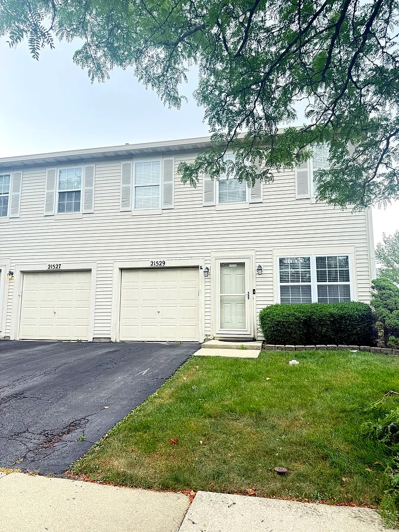2 bed, 2.5 bath, 1778 sqft, $2,400 — Photo 1