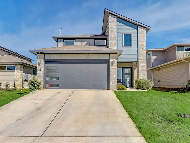 109 Cupreata Ln — Photo 3