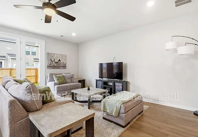 506 Green Fern Dr — Photo 11