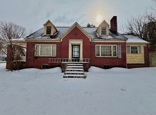 100 1st Ave, Galax, VA 24333