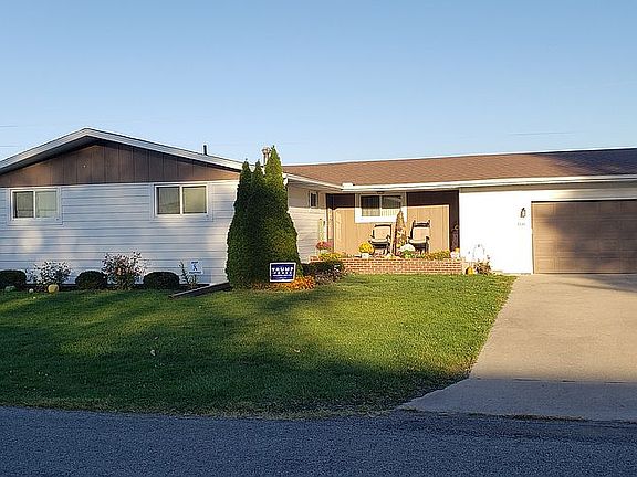 2nd image of 108 Clover Lane Dr