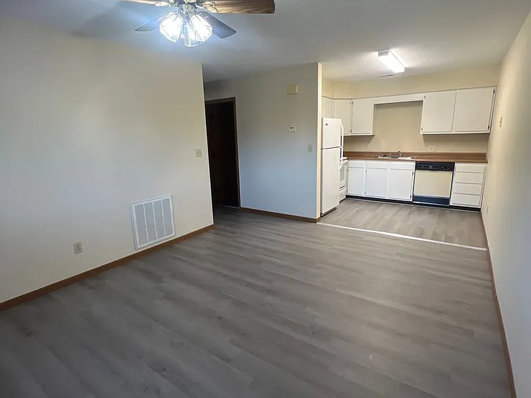 516 W. Herndon — Photo 2