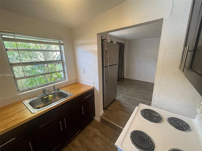 5738 Garfield St #B — Photo 11
