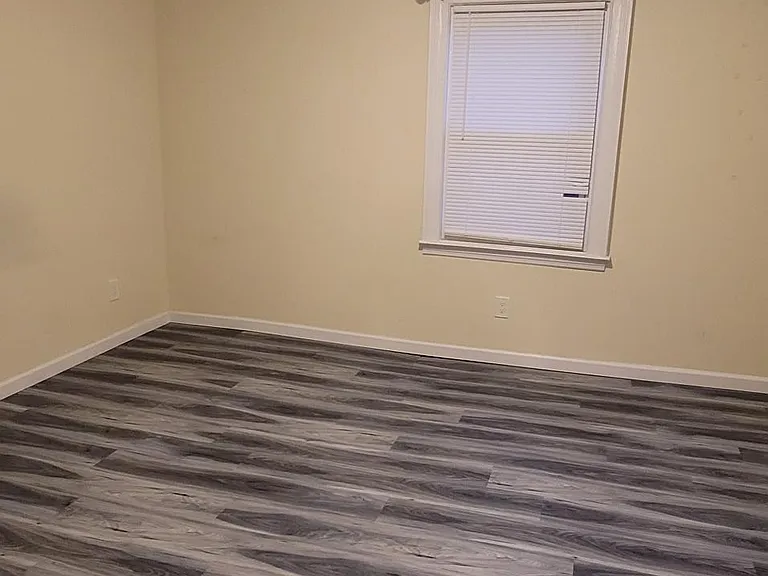 811 Main St #2 — Photo 2