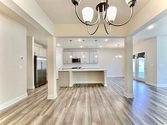 5th image of 627 Mount Blanc Way