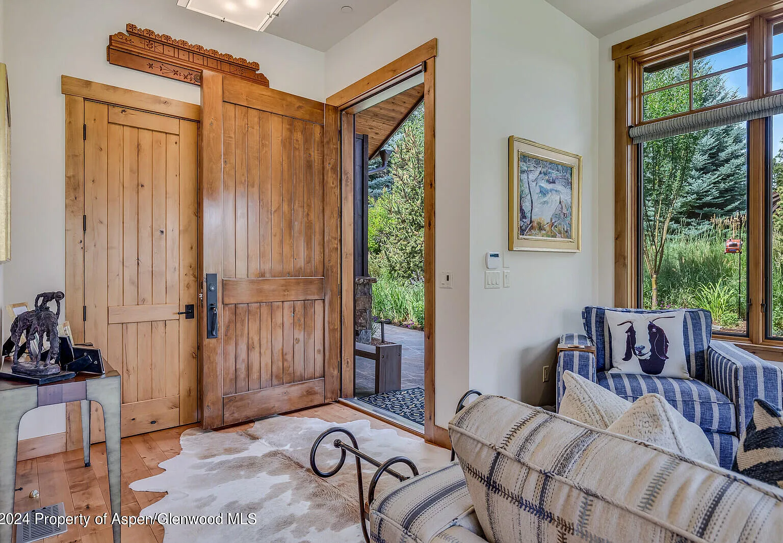 4 bed, 4.5 bath, 3882 sqft, $16,000 — Photo 2