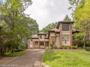 300 1/2 Penruth Ave, Louisville, KY 40207