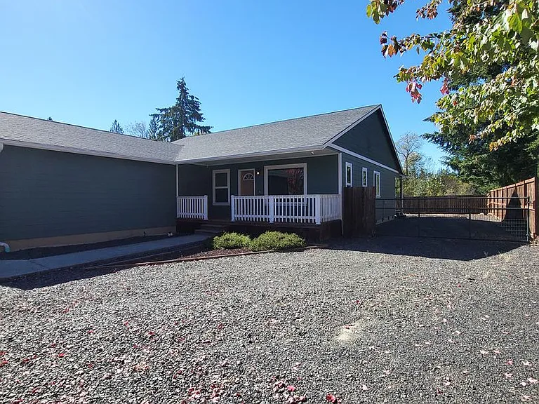 303 Parkside Loop — Photo 1