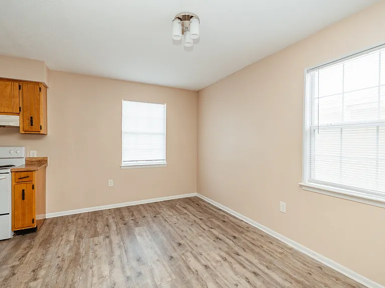 719 S Berthe Ave #4 — Photo 3