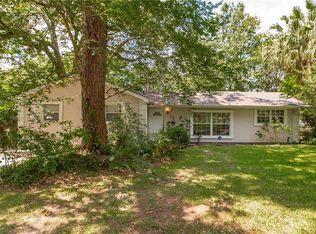 218 Berkley Dr, New Orleans, LA 70131