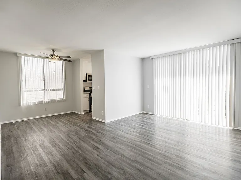 1223 Federal Ave — Photo 130