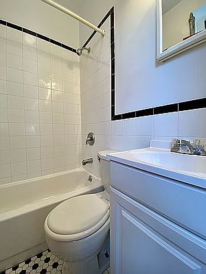 4th image of 212 E 122nd St APT 6B