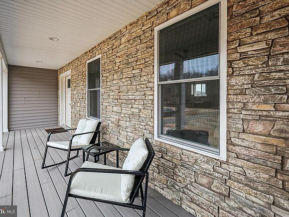 5th image of 325 Greenspring Rd