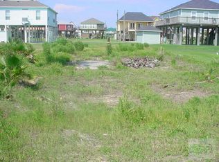 860 Townsend Dr, Crystal Beach, TX 77650