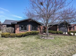 3136 River Falls Dr, Northbrook, IL 60062