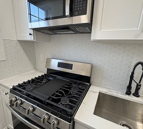 4th image of 254 Franklin Ave APT 2