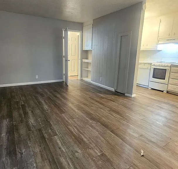 1133 S Quincy Ave — Photo 7