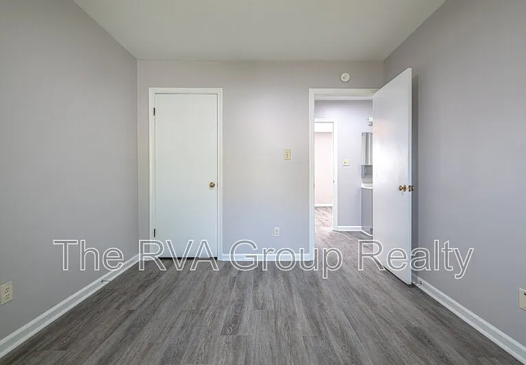 3805 Woodlawn St #12 — Photo 25