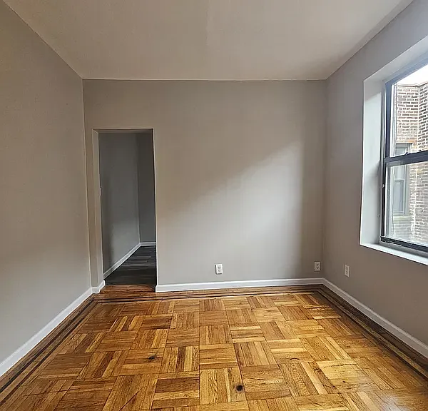 32-52 41st St #4C — Photo 4