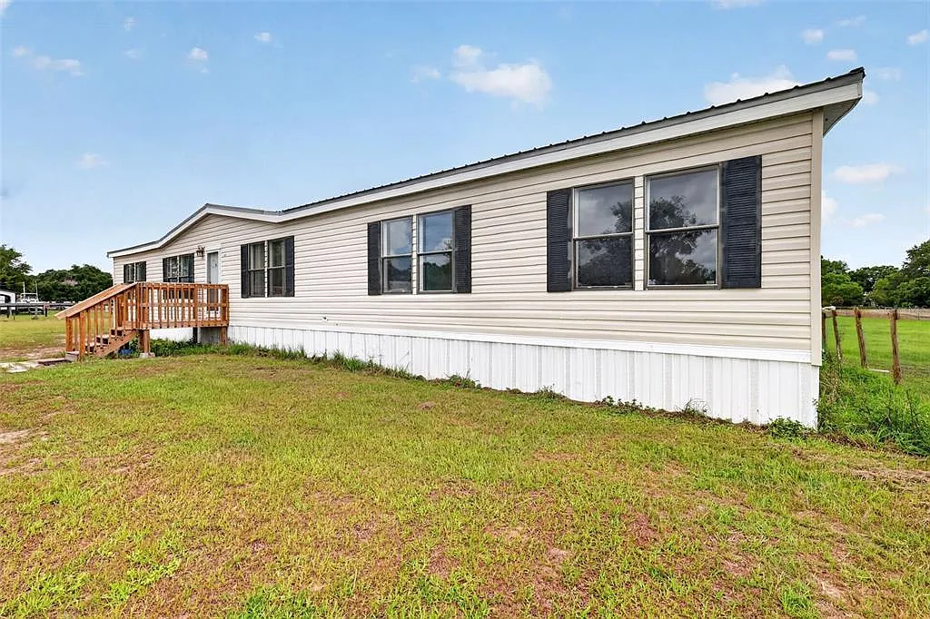 5 bed, 3.0 bath, 1944 sqft, $3,000 — Photo 4