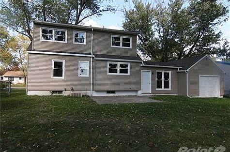 3rd image of 1219 35th St NE