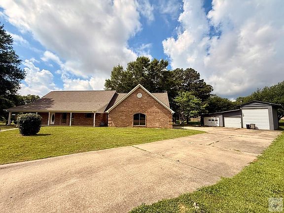 2nd image of 300 Whippoorwill Ln