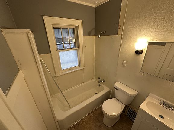 5th image of 109 E Virginia Ave