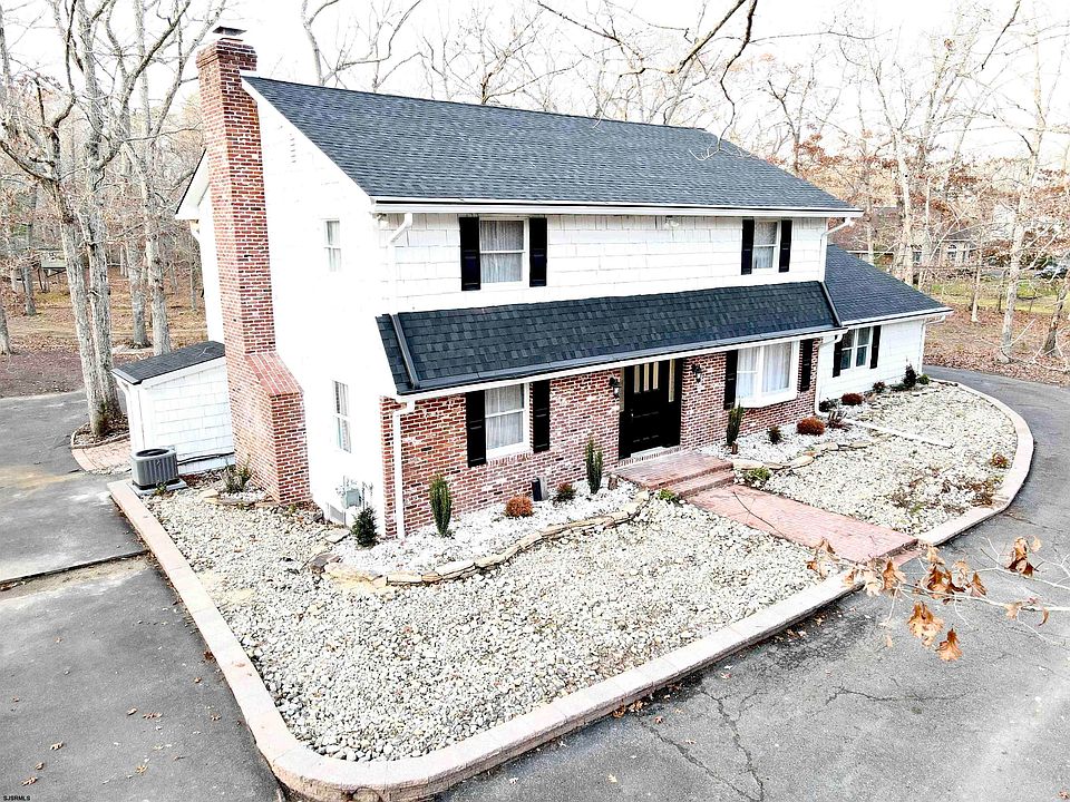 1st image of 105 N Leipzig Ave