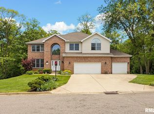 15 Lahood Ln, Washington, IL 61571