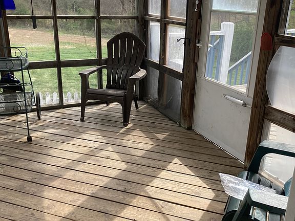 Outdoor screened patio