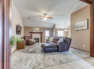 11712 SW 7th St, Yukon, OK 73099