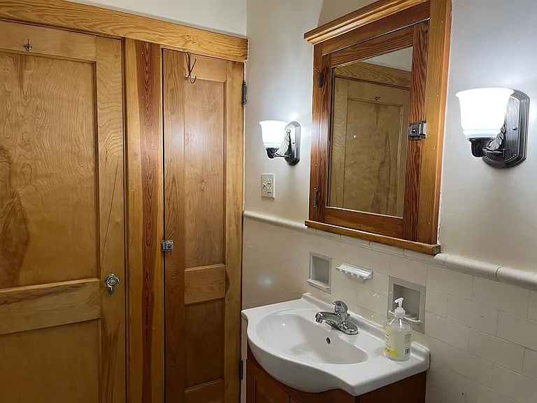 817 E End Ave #2 — Photo 14